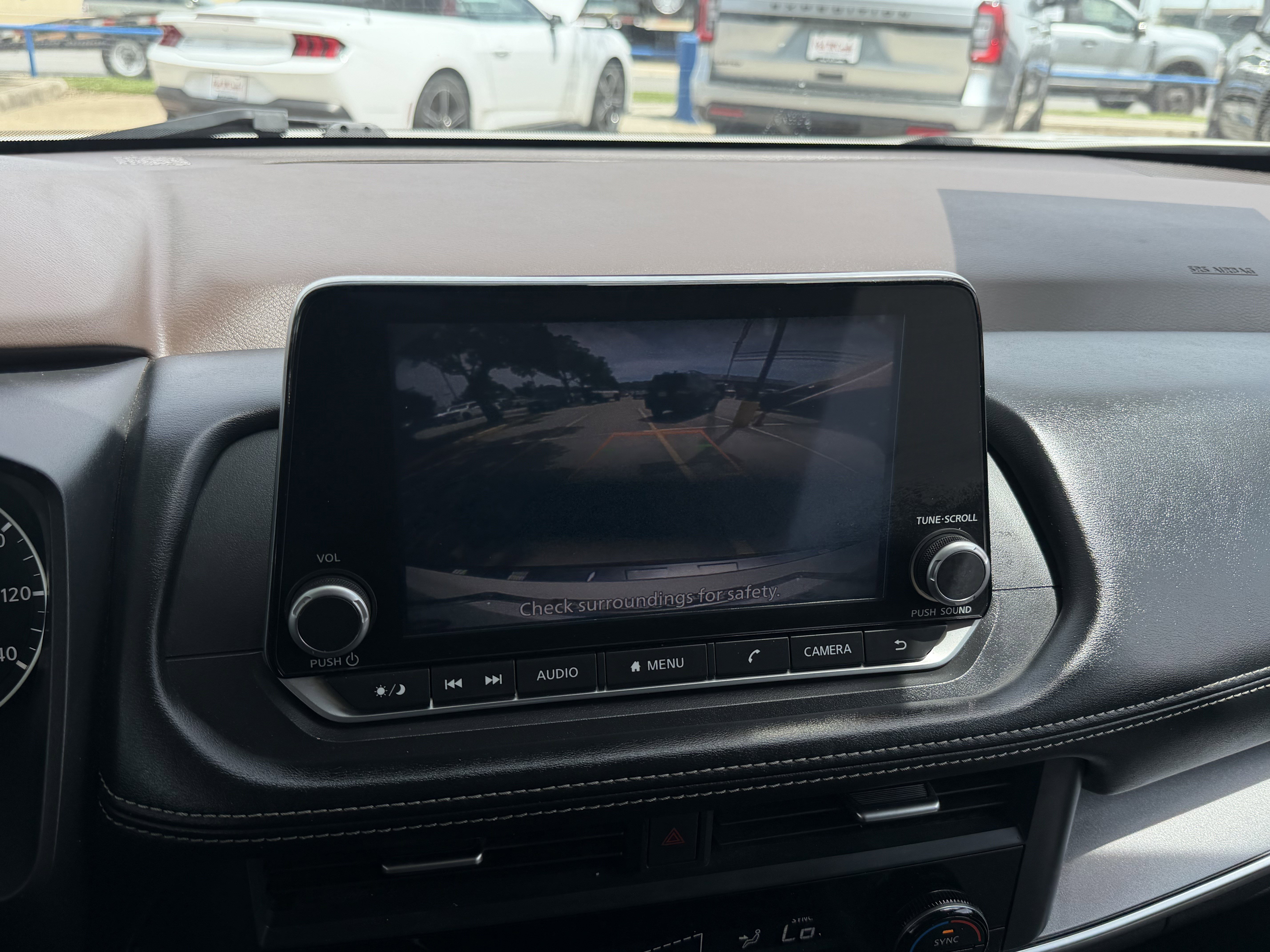 Used 2023 Nissan Rogue SV FWD image 22