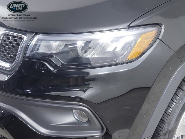 Used 2023 Jeep Compass Latitude AWD/4WD image 9