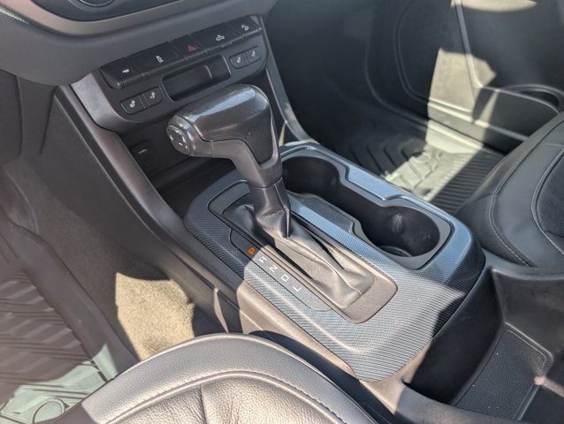 Used 2018 Chevrolet Colorado Z71 AWD/4WD image 17
