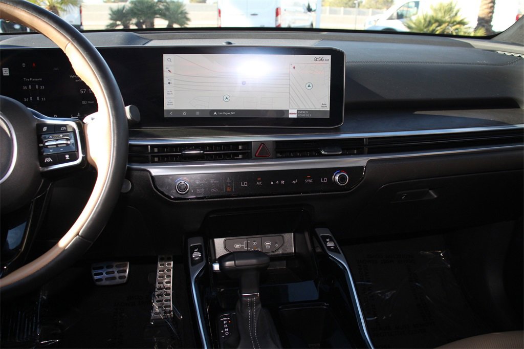 Used 2024 Kia Sorento SX Prestige w/ Olive Brown Leather Package image 18