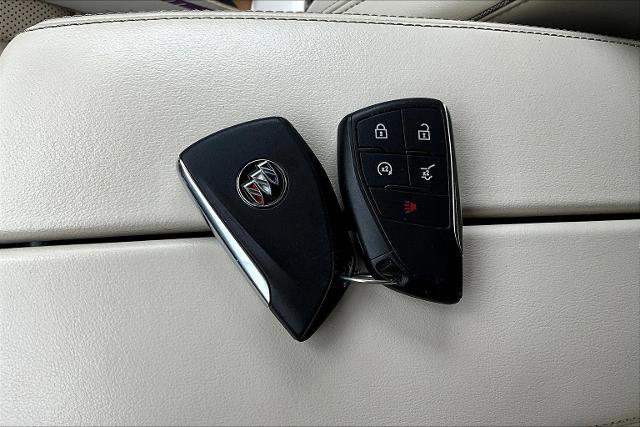 Used 2022 Buick Envision Essence w/ Technology Package I image 15