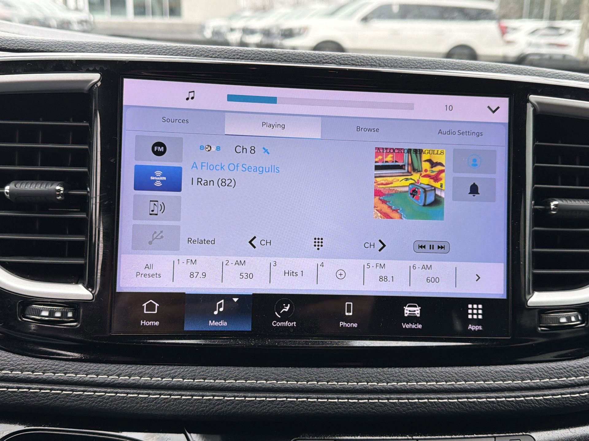 Used 2023 Chrysler Pacifica Touring image 12