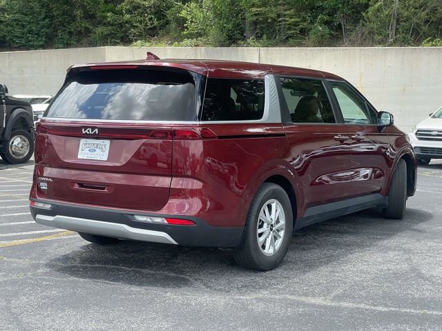 Used 2023 Kia Carnival LX FWD image 3