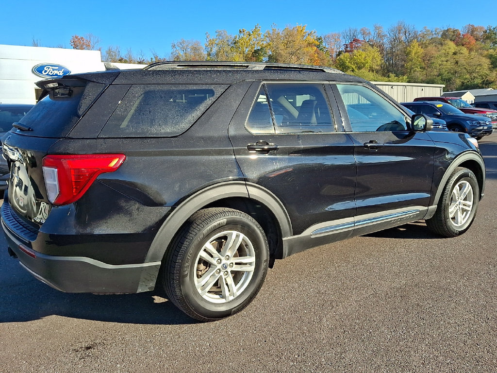 Certified 2021 Ford Explorer XLT w/ Equipment Group 202A AWD/4WD image 11