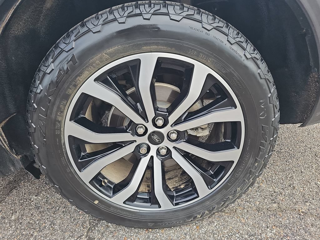 Certified 2020 Ford Explorer ST w/ Premium Technology Package AWD/4WD image 33