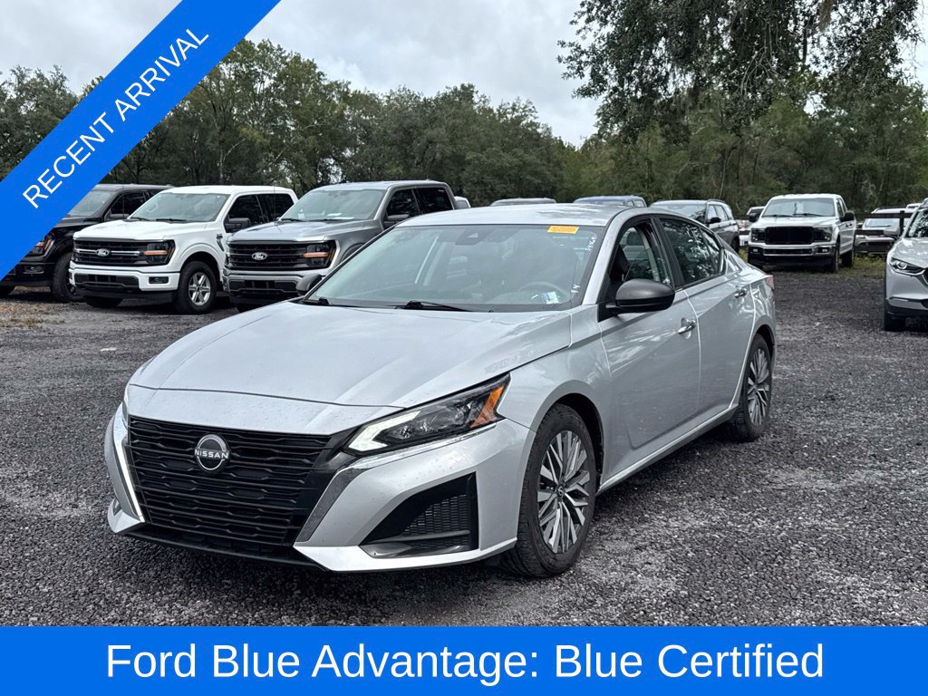 Used 2025 Nissan Altima 2.5 SV FWD image 1