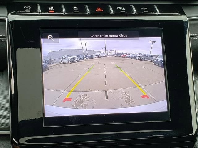Used 2024 Jeep Grand Cherokee Altitude AWD/4WD image 25