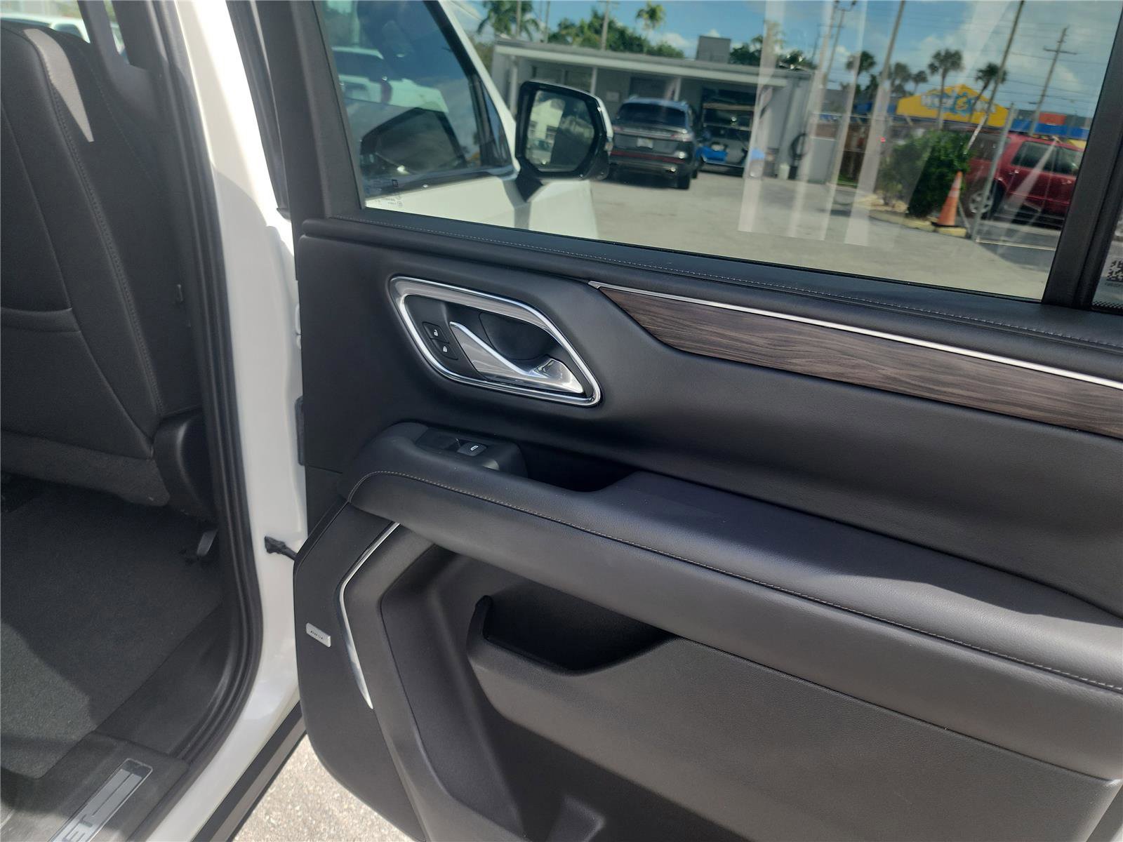 Used 2023 Chevrolet Suburban Z71 w/ Z71 Off-Road Package image 27