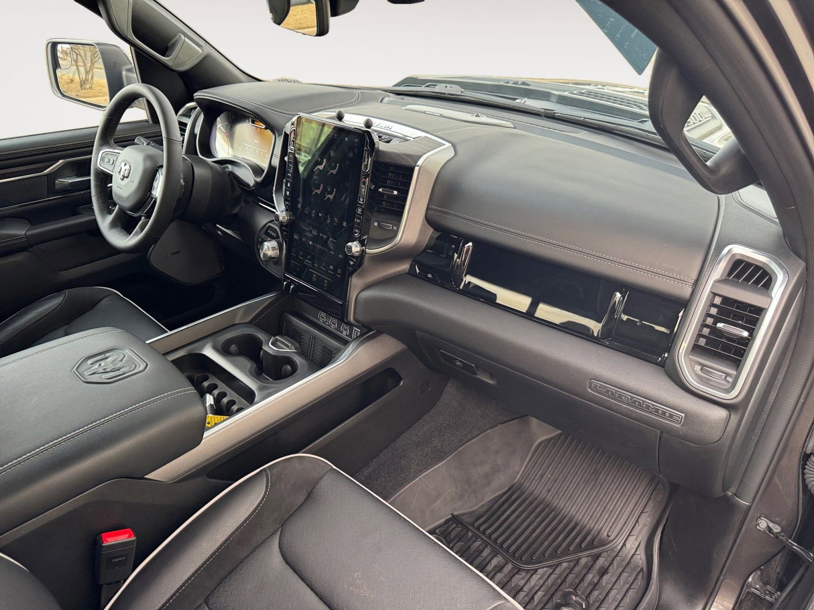 Used 2025 RAM 1500 Laramie w/ Night Edition image 15