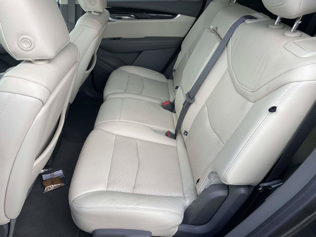 Used 2020 Cadillac XT6 Premium Luxury FWD image 12