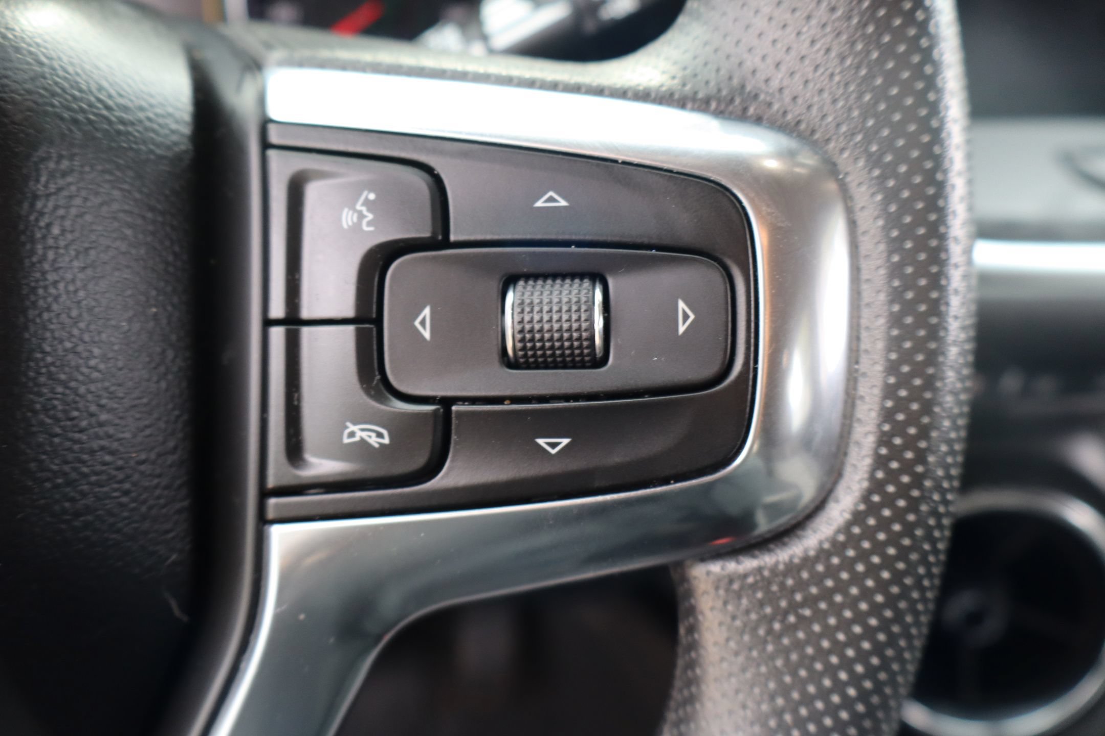 Used 2024 Chevrolet Blazer LT w/ Convenience Package FWD image 16