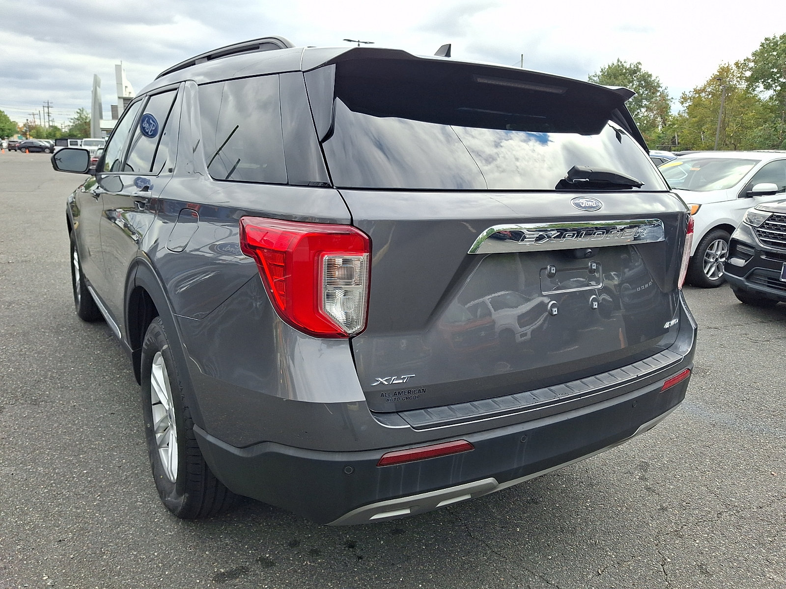 Certified 2023 Ford Explorer XLT w/ Equipment Group 202A AWD/4WD image 8
