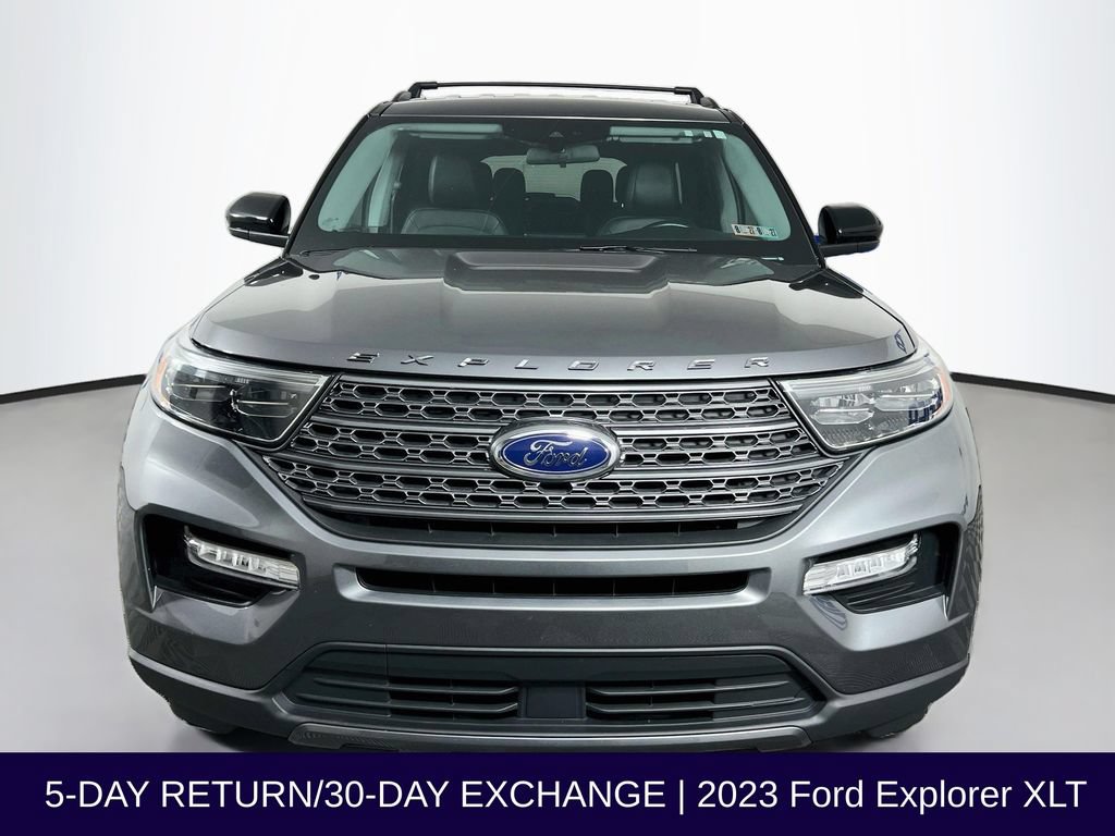 Certified 2023 Ford Explorer XLT w/ Equipment Group 202A AWD/4WD image 3