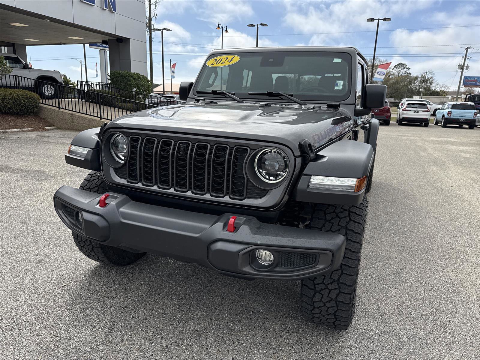 Used 2024 Jeep Gladiator Rubicon w/ Technology Group image 2