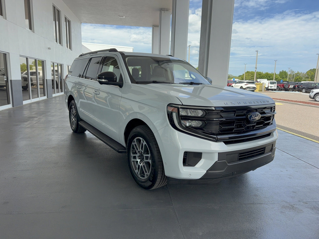 Certified 2025 Ford Expedition Max Active RWD image 5
