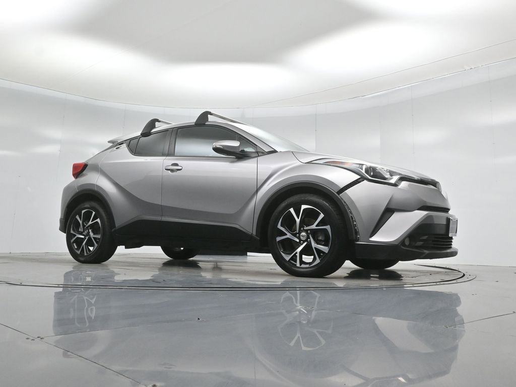 Used 2018 Toyota C-HR XLE image 4