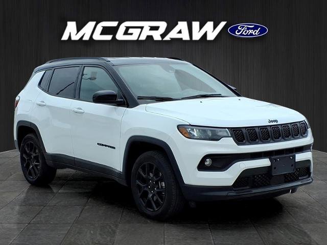 Used 2024 Jeep Compass Latitude w/ Convenience Group AWD/4WD image 5