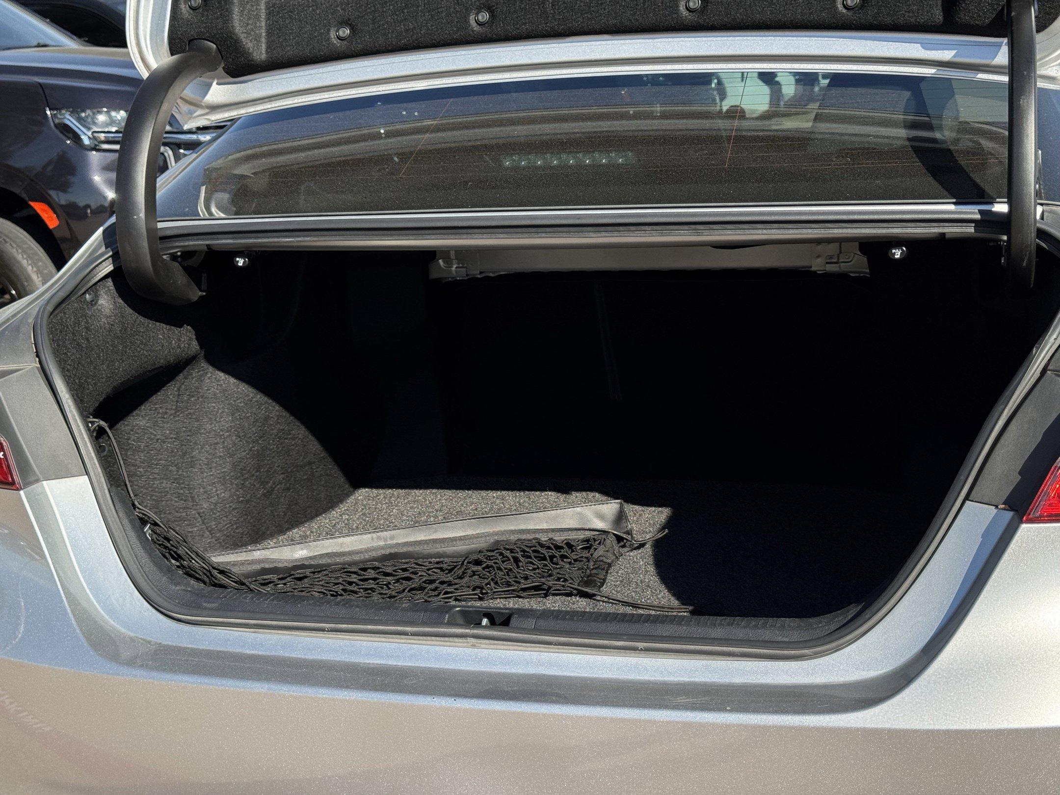 Used 2018 Toyota Camry SE FWD image 32