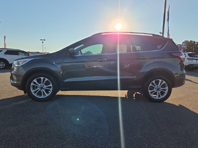 Certified 2018 Ford Escape SE w/ SE Sync 3 Package FWD image 6