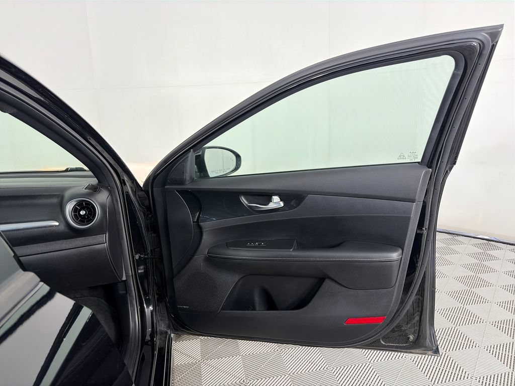 Used 2022 Kia Forte GT-Line w/ GT-Line Premium Package FWD image 28