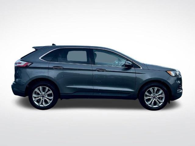 Certified 2022 Ford Edge Titanium image 2