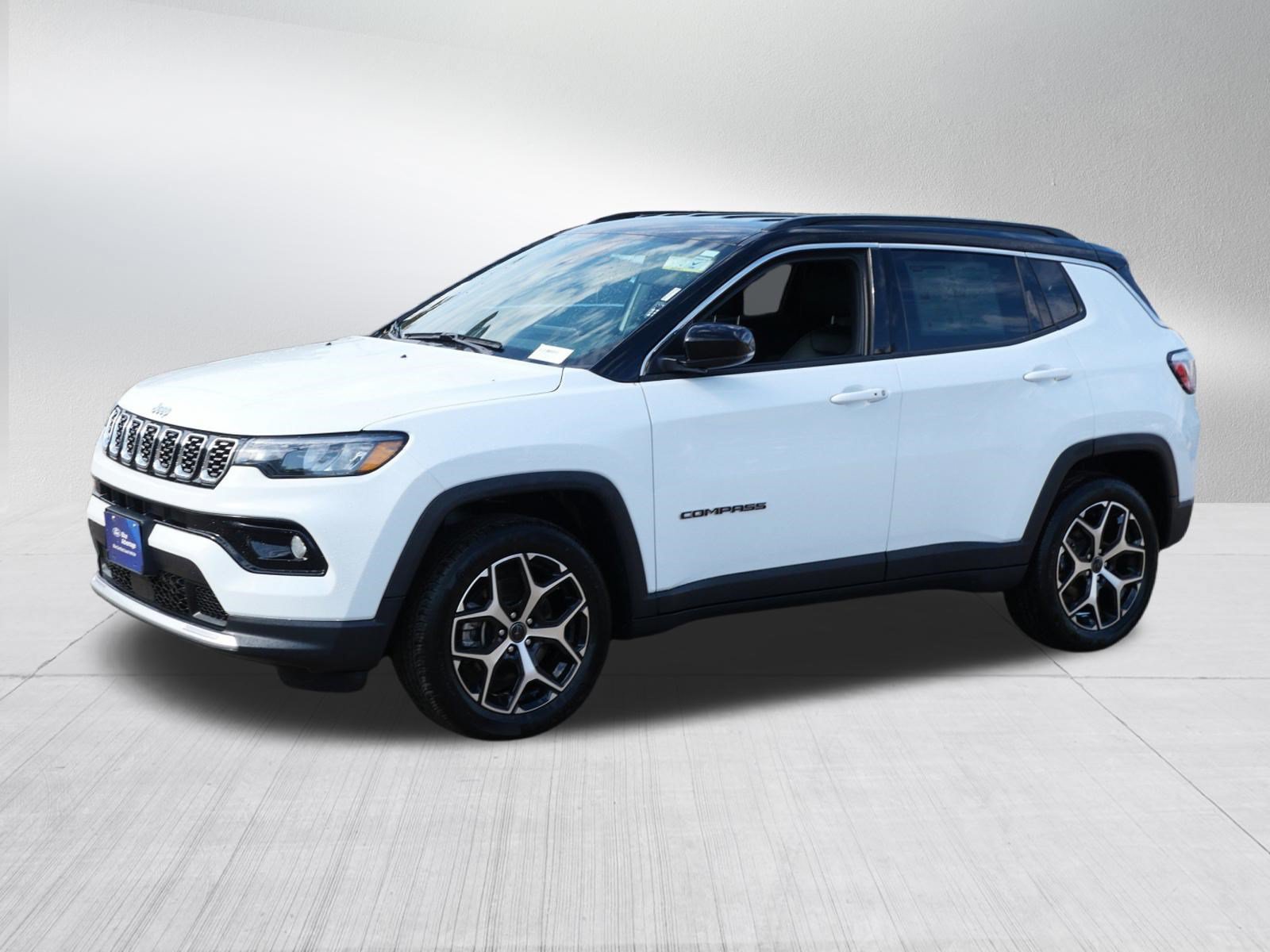 Used 2025 Jeep Compass Limited AWD/4WD image 3