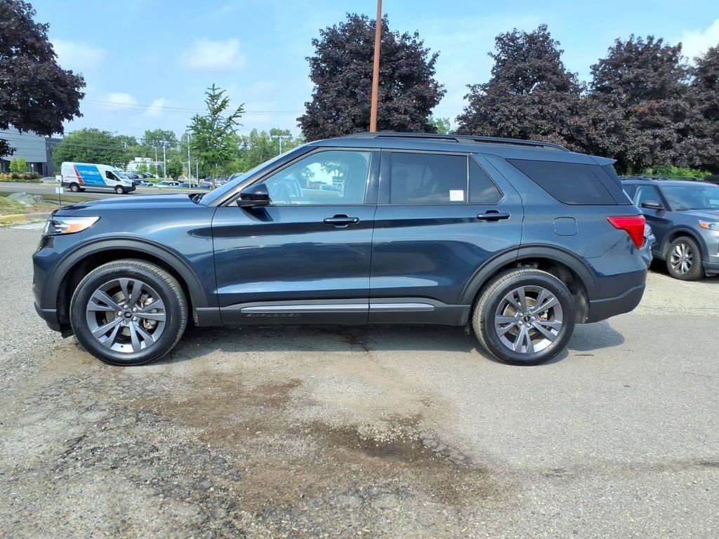 Certified 2023 Ford Explorer XLT w/ Equipment Group 202A AWD/4WD image 2