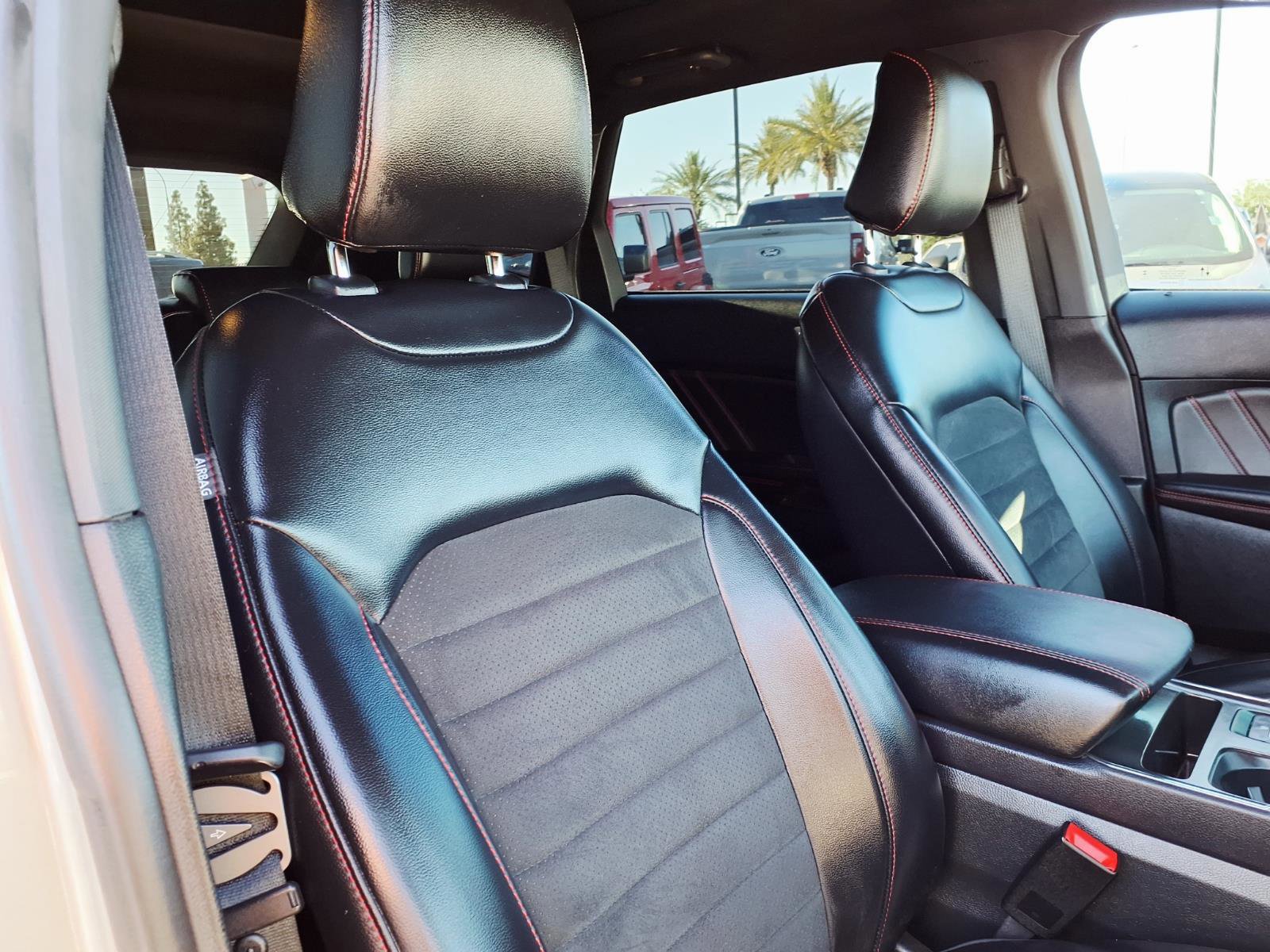 Certified 2023 Ford Edge ST-Line image 12