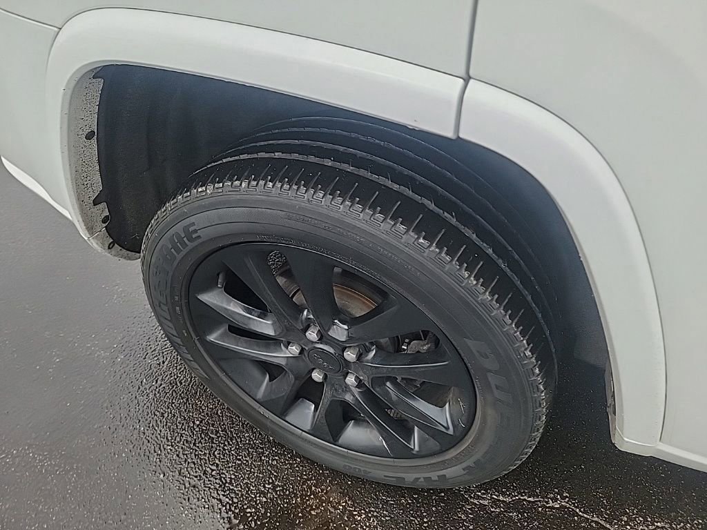 Used 2021 Jeep Grand Cherokee Laredo X image 24