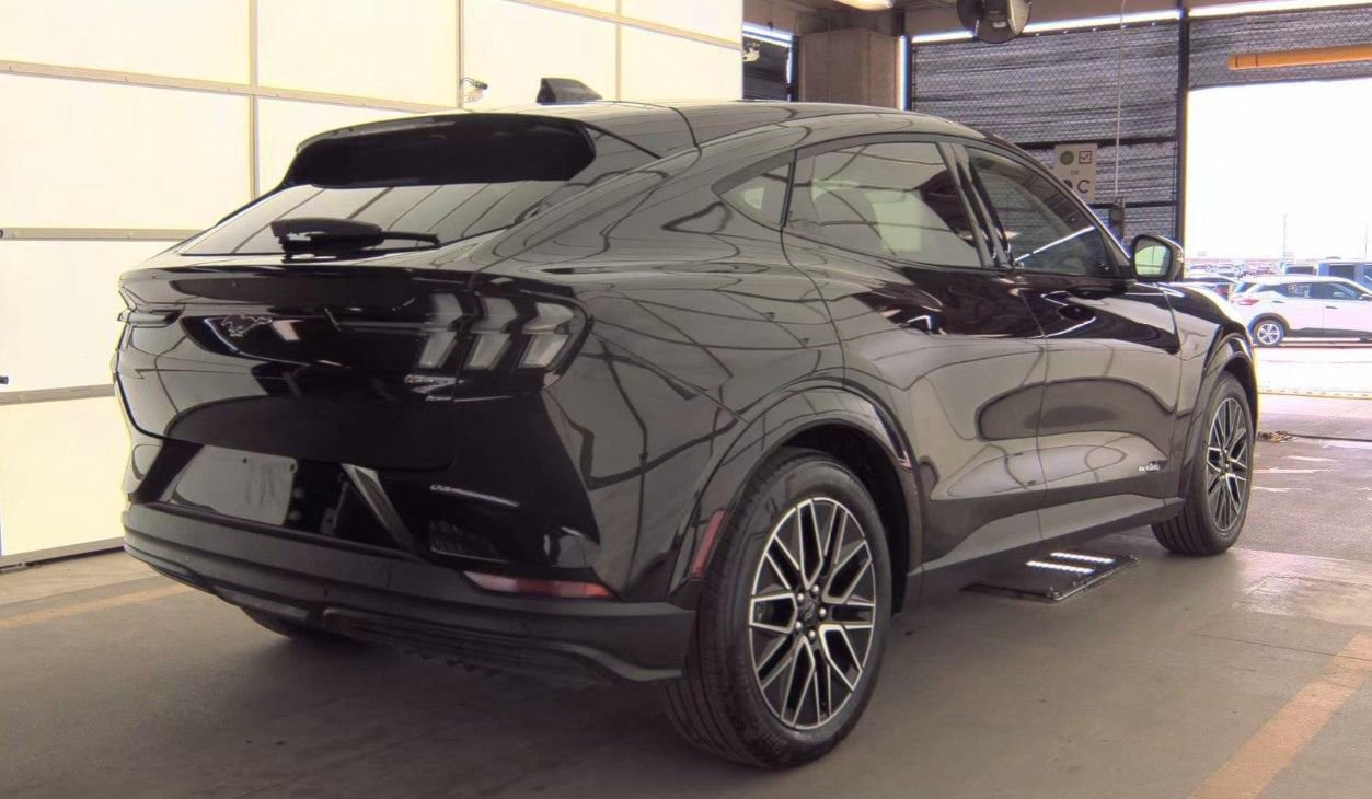 Certified 2025 Ford Mustang Mach-E Premium AWD/4WD image 4