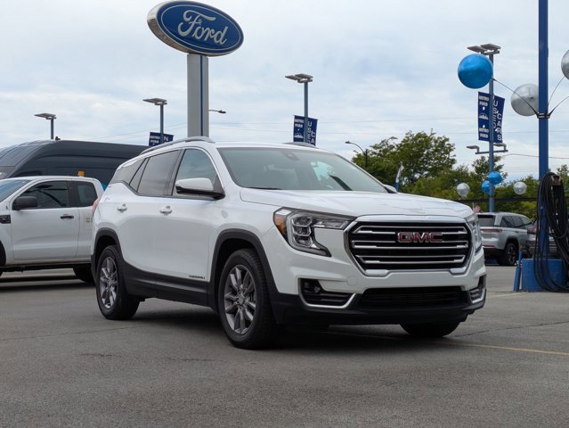 Used 2023 GMC Terrain SLT FWD image 2