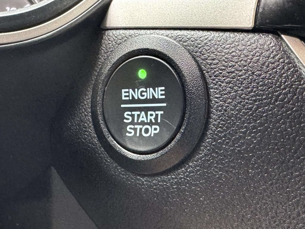 Certified 2021 Ford Escape SE w/ SE Sport Appearance Package FWD image 8