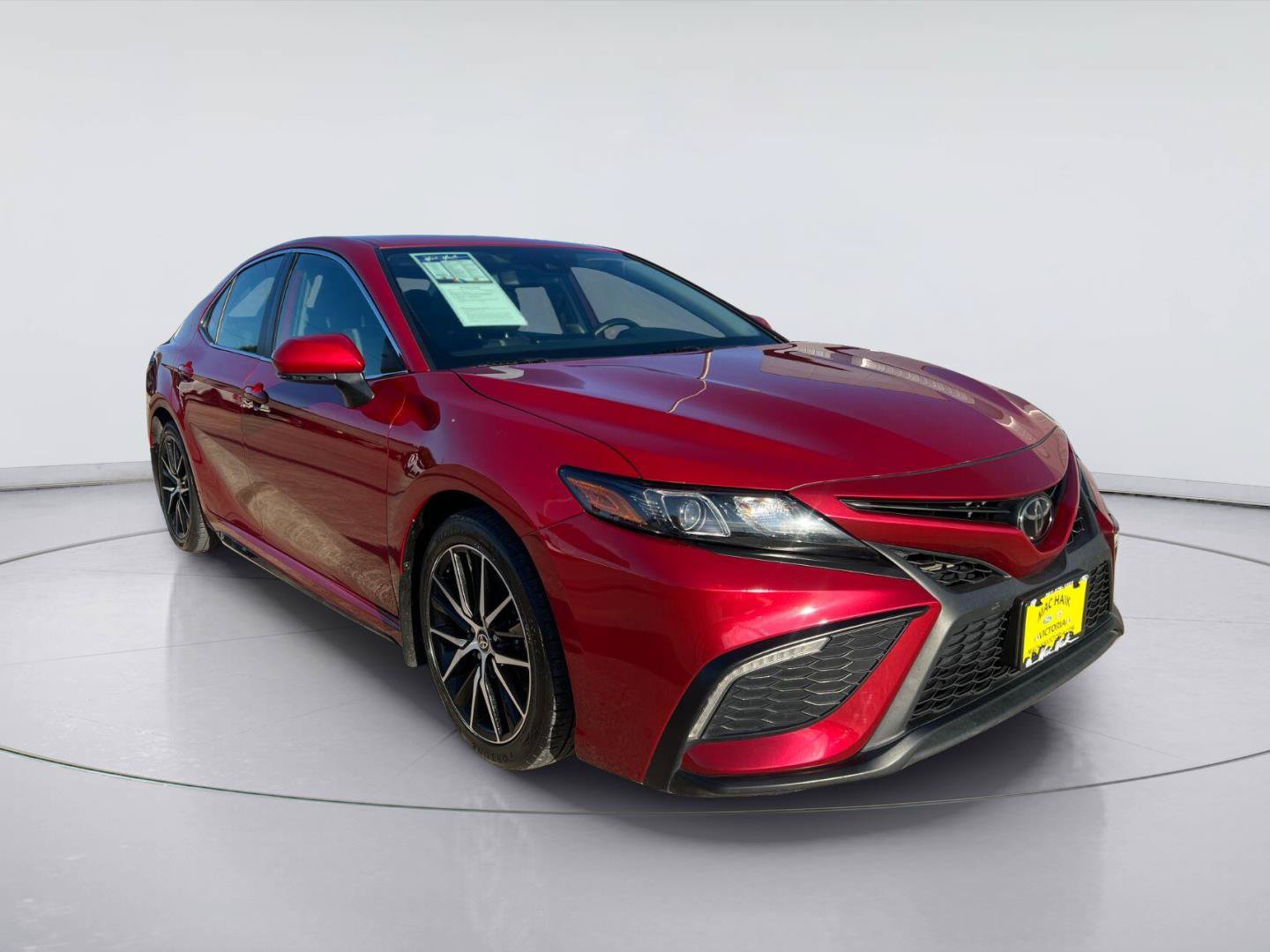 Used 2024 Toyota Camry SE FWD image 1