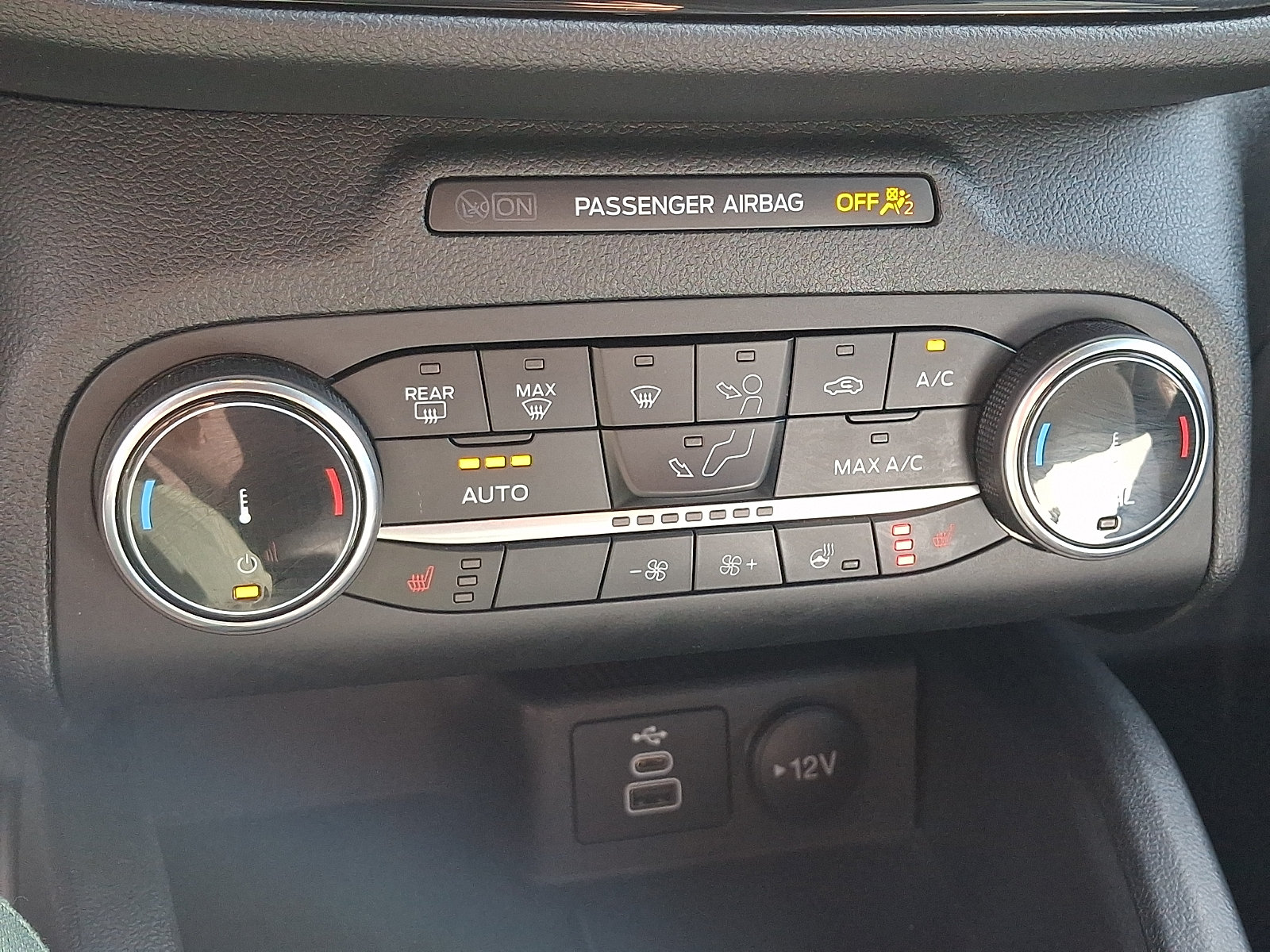 Certified 2025 Ford Escape ST-Line Select AWD/4WD image 16