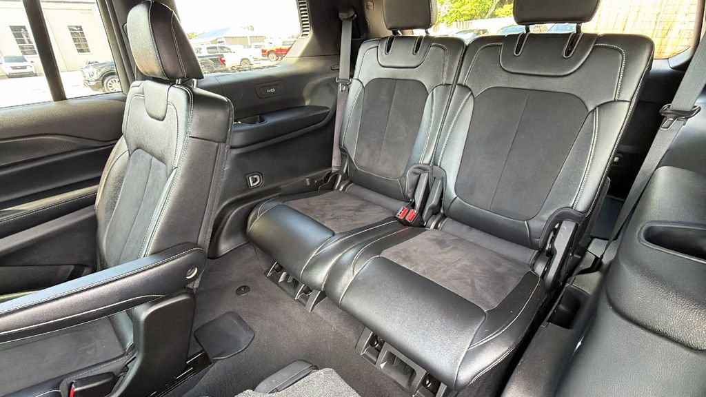 Used 2024 Jeep Grand Cherokee L Altitude RWD image 26