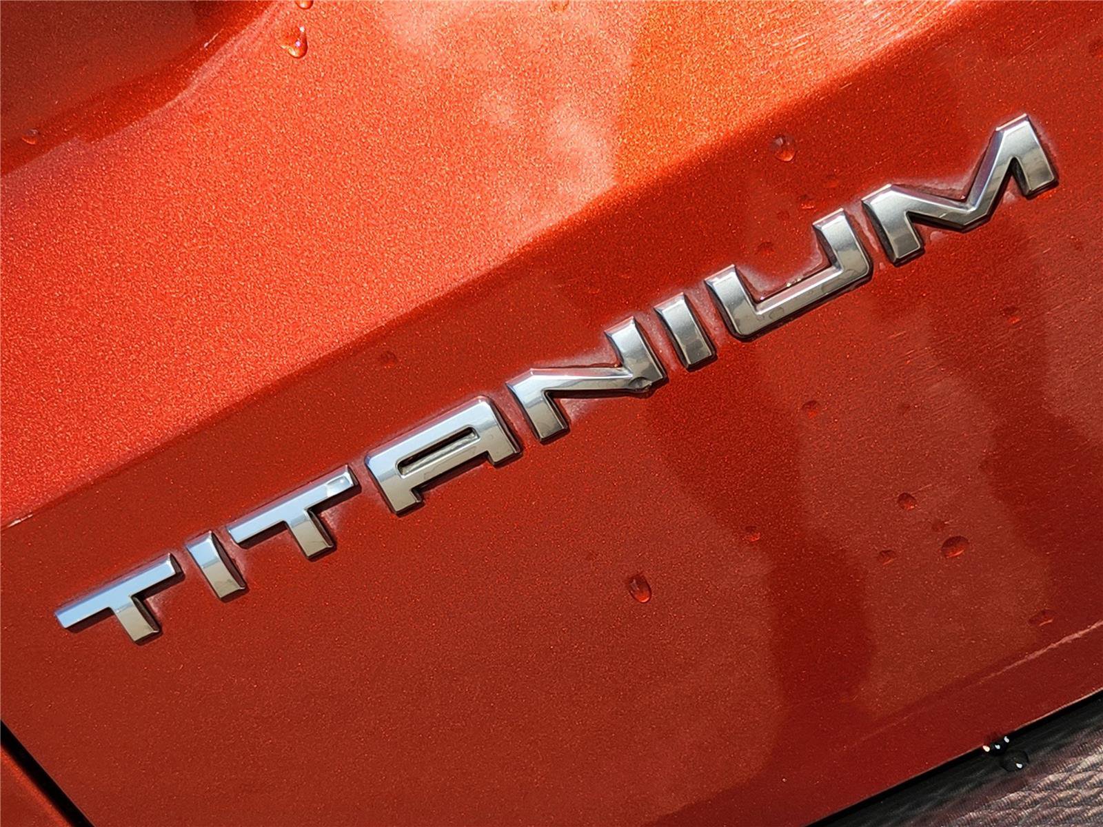 Certified 2020 Ford Escape Titanium AWD/4WD image 10