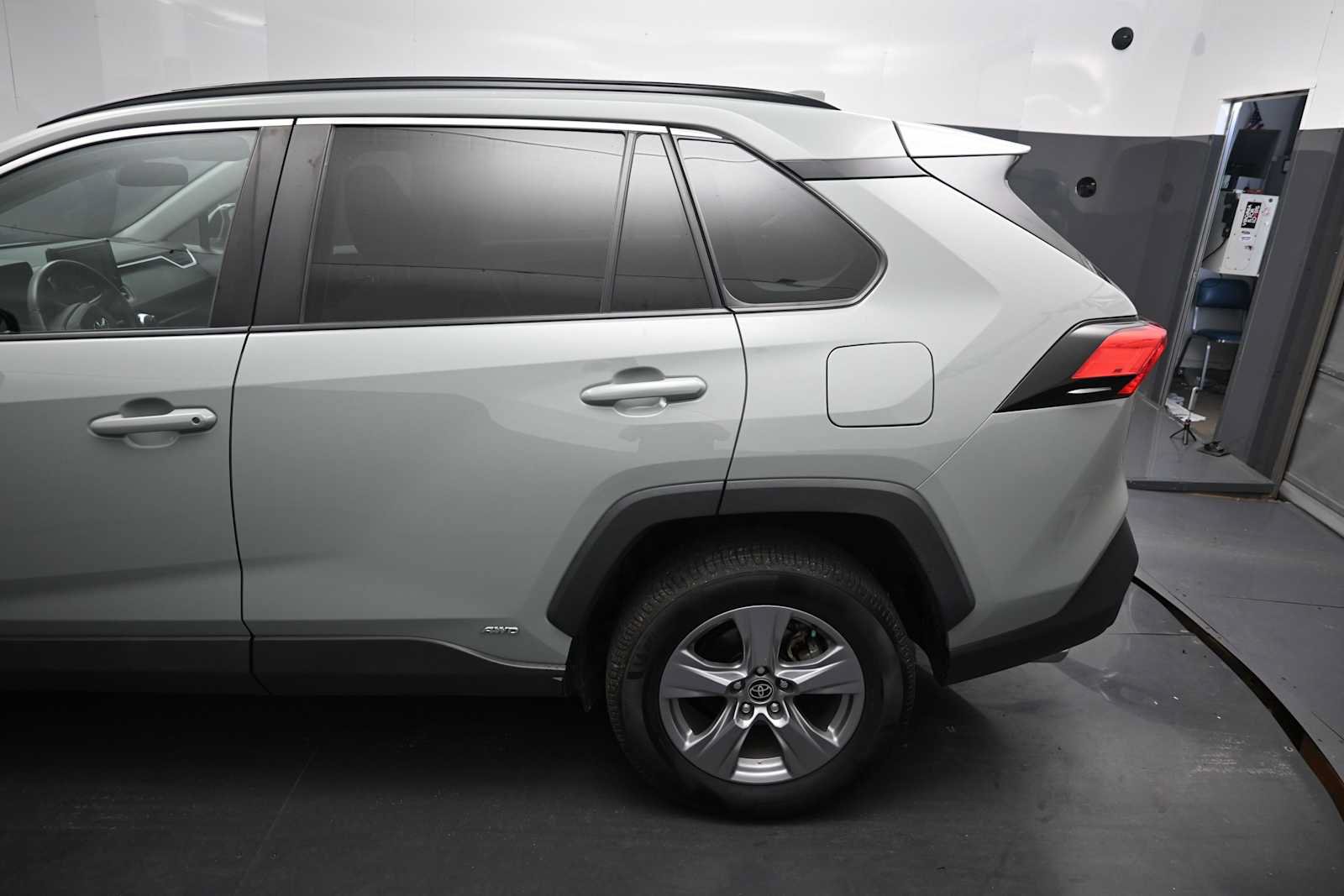 Used 2022 Toyota RAV4 XLE w/ XLE Grade Weather Package AWD/4WD image 6