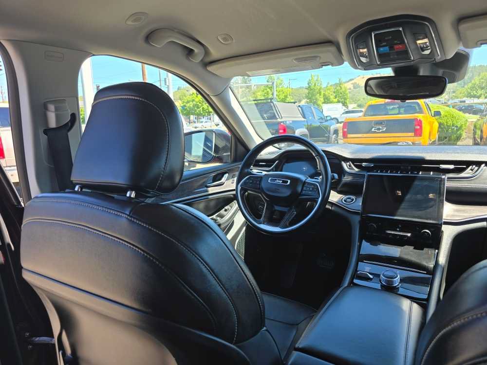 Used 2021 Jeep Grand Cherokee L Limited AWD/4WD image 10