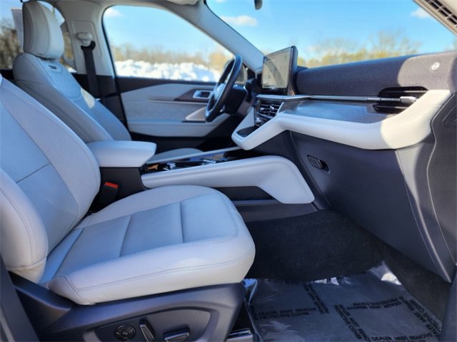 Certified 2025 Ford Explorer Platinum w/ LUX Leather Package image 11