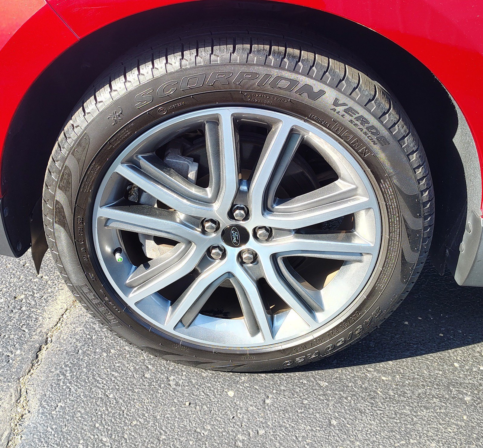 Certified 2024 Ford Edge Titanium AWD/4WD image 13