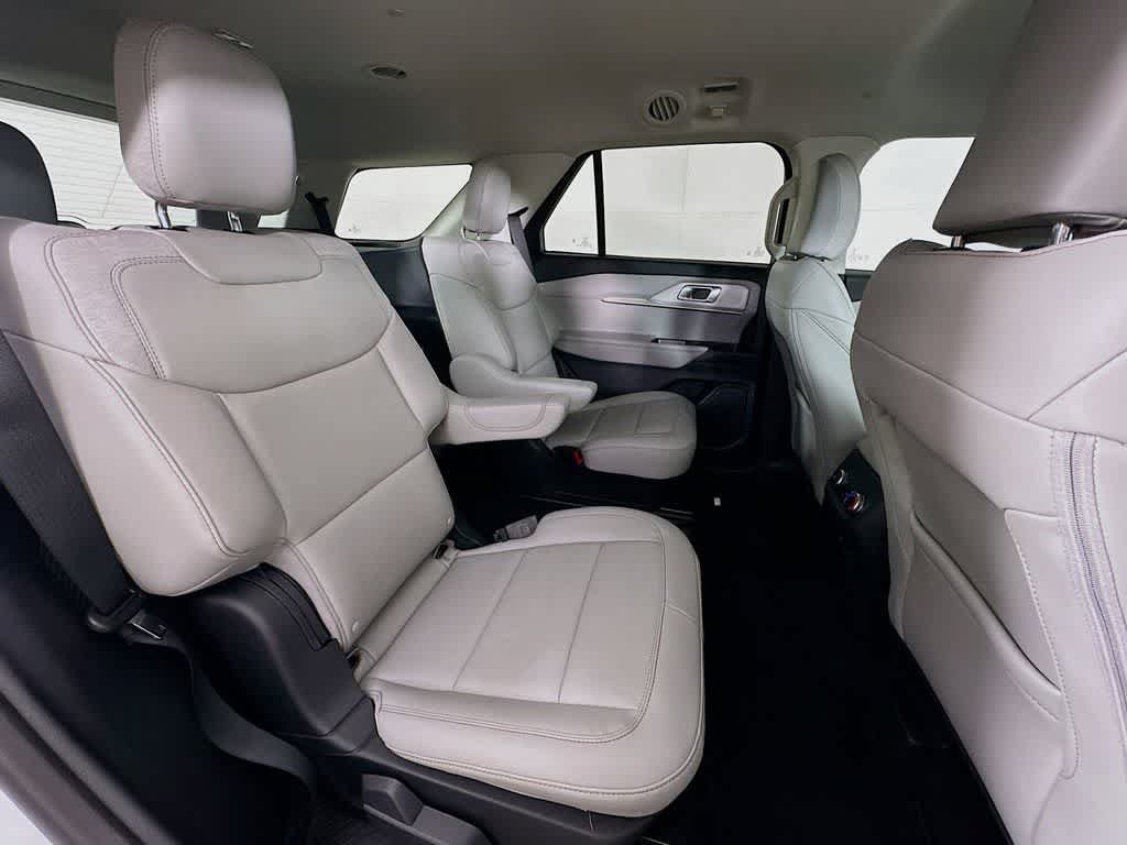 Certified 2025 Ford Explorer Active w/ Active Comfort Package RWD image 32