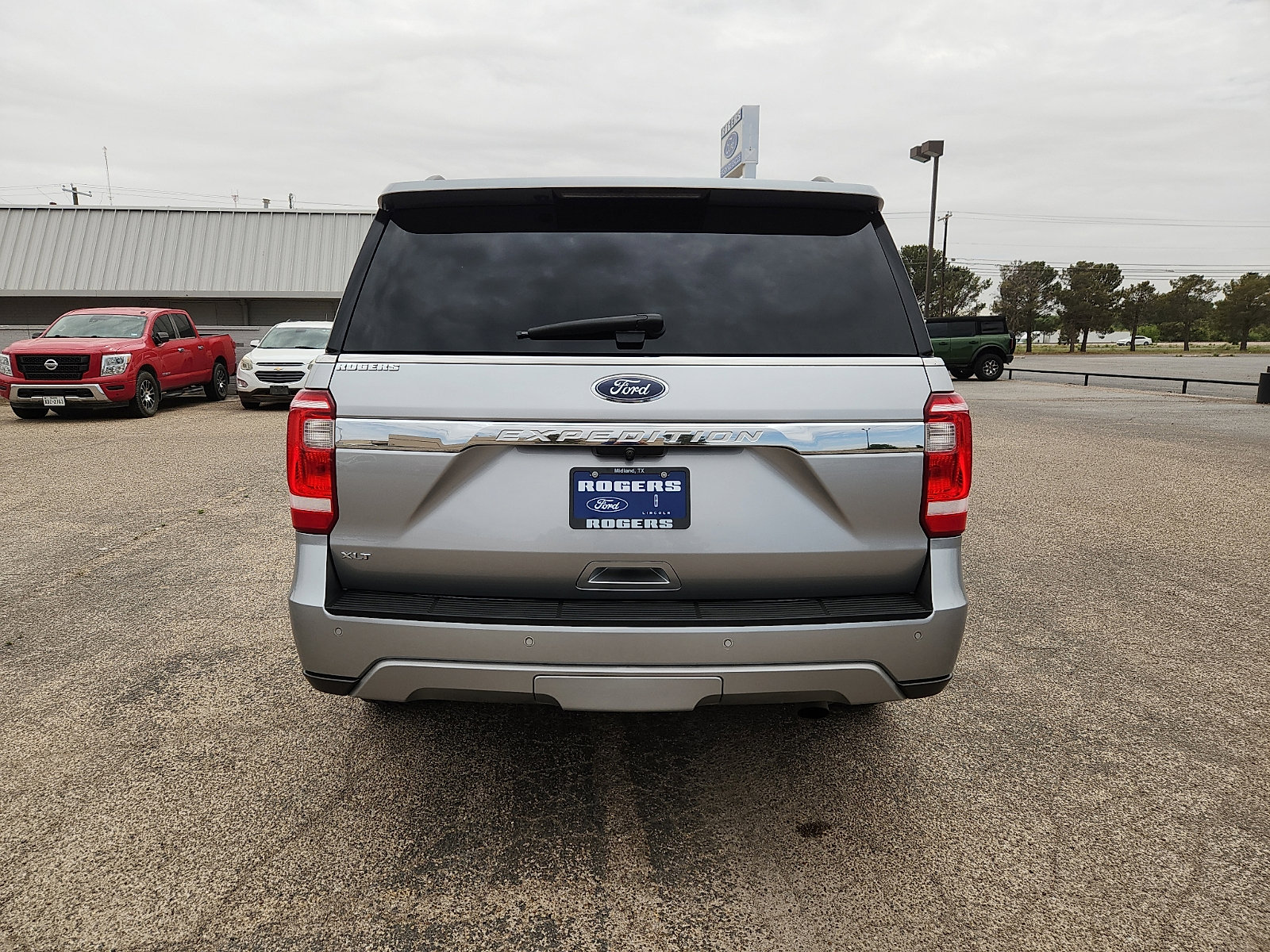 Certified 2020 Ford Expedition XLT w/ Equipment Group 202A AWD/4WD image 6