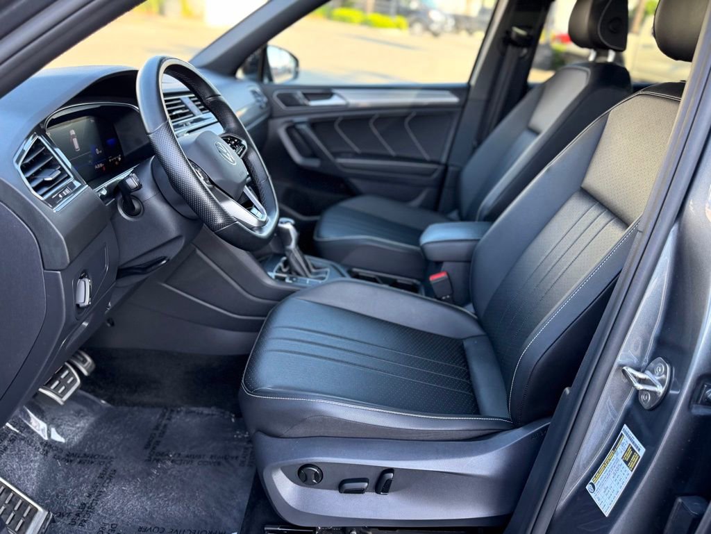 Used 2023 Volkswagen Tiguan SE R-Line image 15