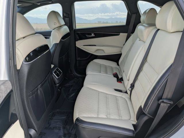 Used 2018 Kia Sorento SX image 19
