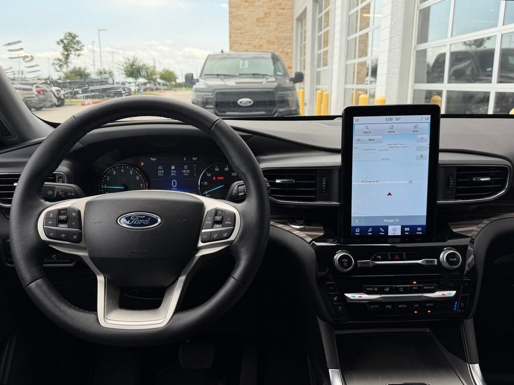 Certified 2024 Ford Explorer Limited w/ Limited Technology Package AWD/4WD image 11