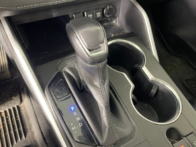 Used 2020 Toyota Highlander XLE AWD/4WD image 8
