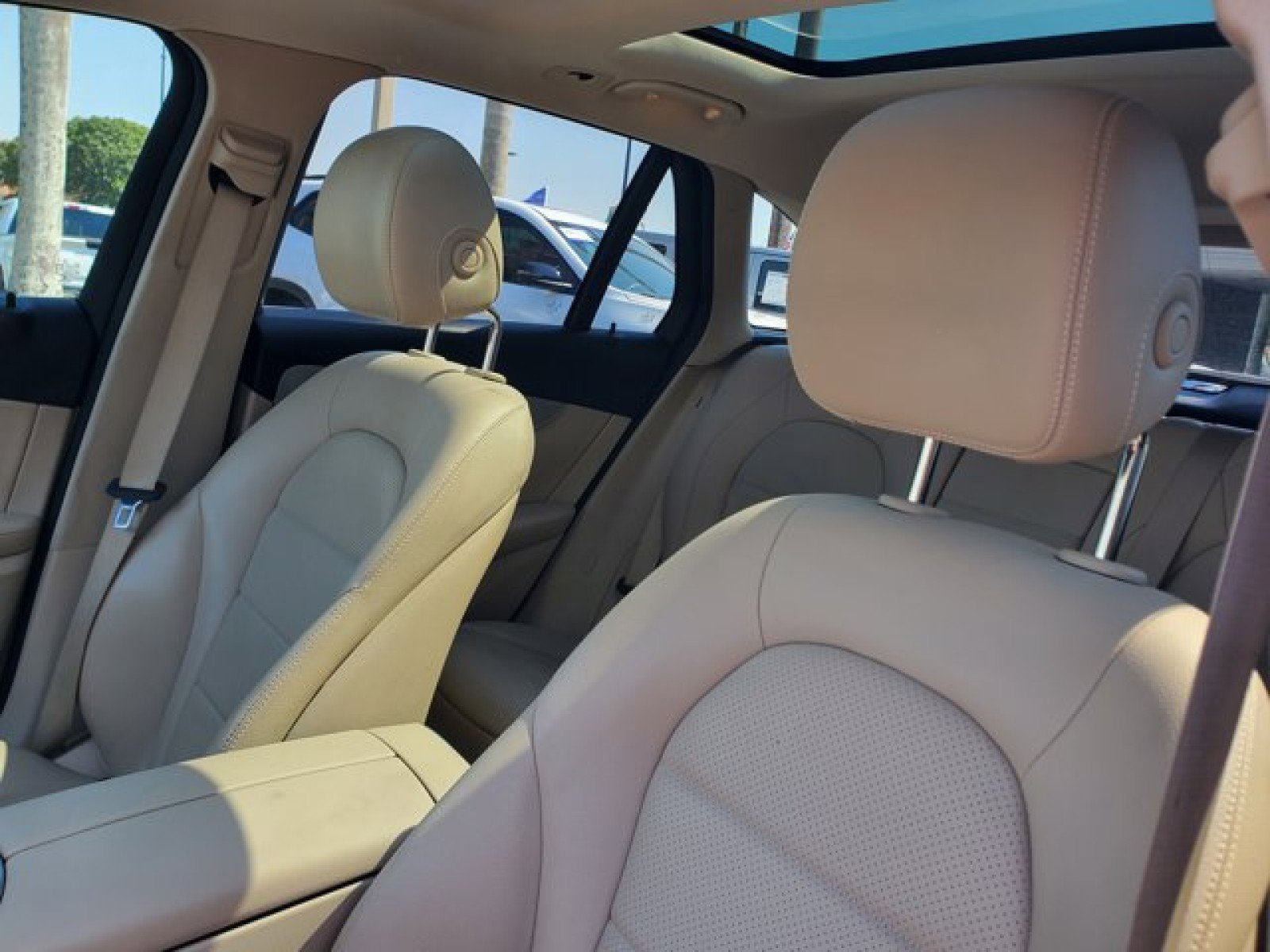 Used 2021 Mercedes-Benz GLC 300 image 11