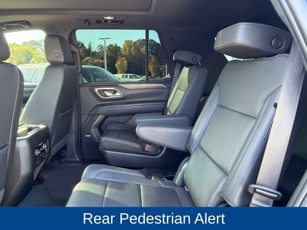 Used 2022 Chevrolet Tahoe Z71 w/ Luxury Package AWD/4WD image 15