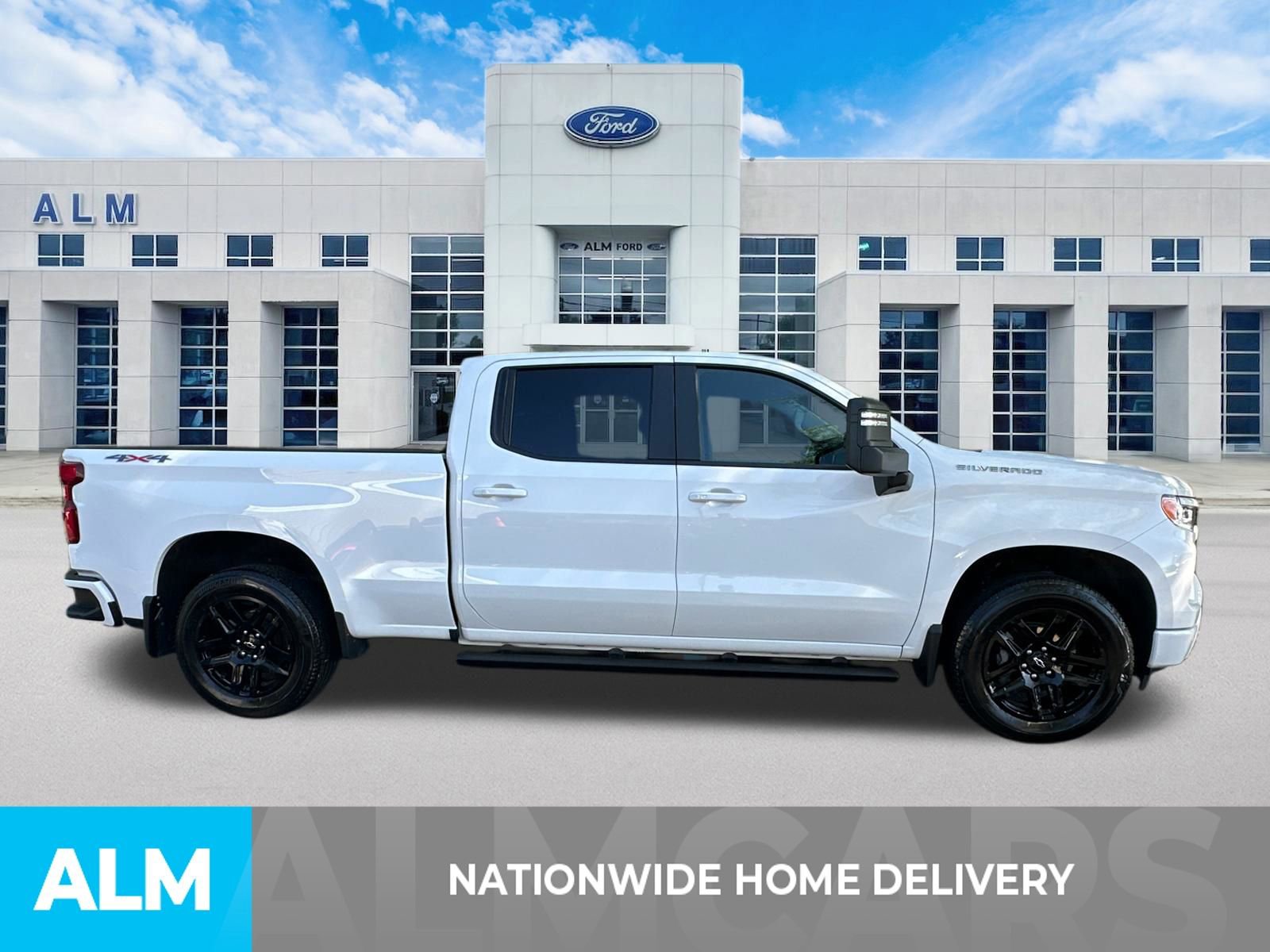 Used 2024 Chevrolet Silverado 1500 RST w/ Max Trailering Package image 4