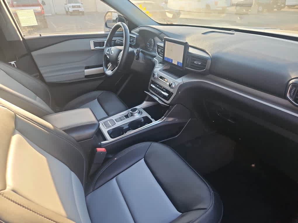 Certified 2023 Ford Explorer XLT w/ Equipment Group 202A RWD image 14